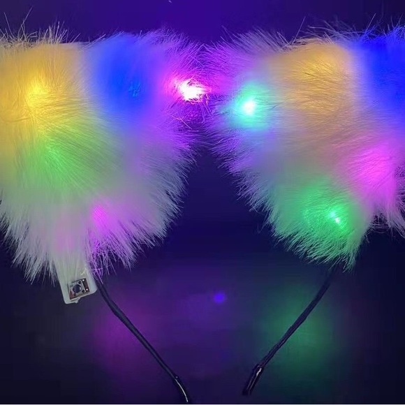 LED Faux Fur Fox Ears - Picture 4 of 10